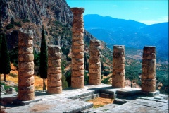 01-Greece-Delphi-00-09-01-12-1920x1288